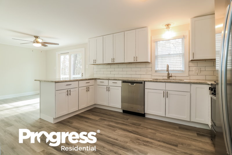 0/Mo, 825 Patterson Rd Jackson, NJ 08527 Kitchen View