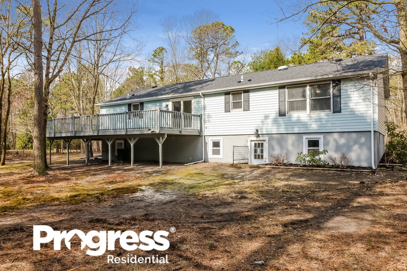 0/Mo, 825 Patterson Rd Jackson, NJ 08527 Rear View