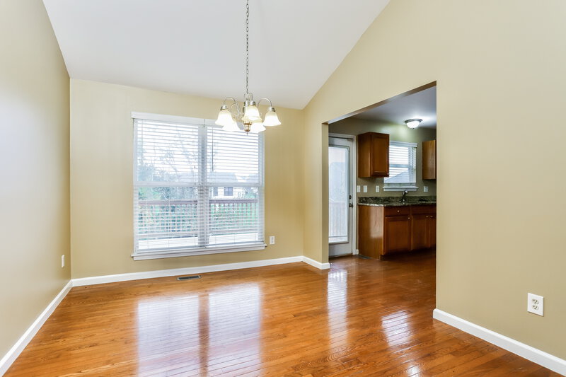 2,225/Mo, 226 Spring Borough Dr O'Fallon, MO 63368 Dining Room View