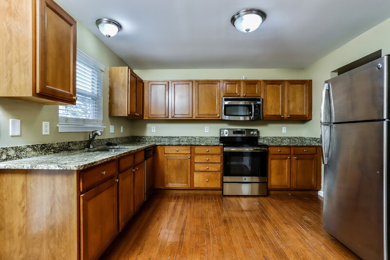 2,225/Mo, 226 Spring Borough Dr O'Fallon, MO 63368 Kitchen View