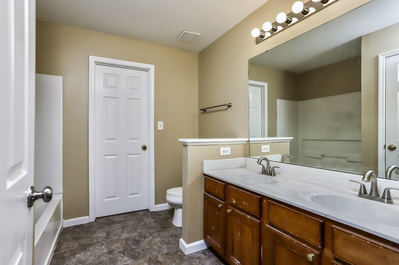 2,225/Mo, 226 Spring Borough Dr O'Fallon, MO 63368 Main Bedroom View 3