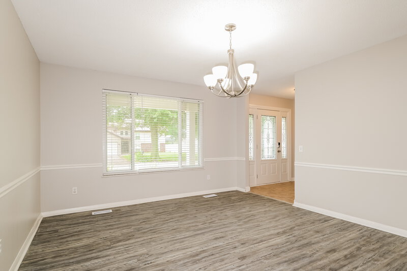 2,490/Mo, 4045 Hounds Hill Dr Florissant, MO 63034 Dining Room View