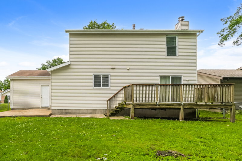 2,490/Mo, 4045 Hounds Hill Dr Florissant, MO 63034 Rear View 2