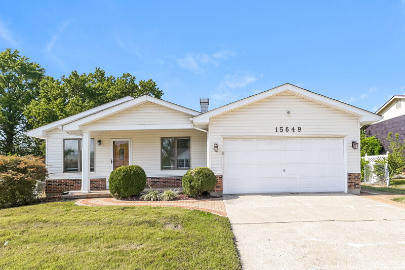 2,145/Mo, 15649 91st Ave Florissant, MO 63034 External View