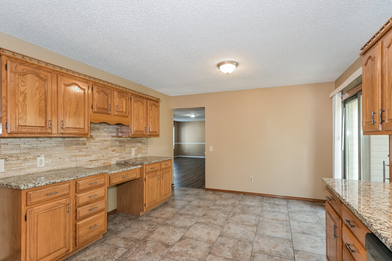 2,145/Mo, 15649 91st Ave Florissant, MO 63034 Kitchen View 2