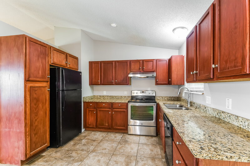 2,075/Mo, 3944 Walnut Ridge Ct Imperial, MO 63052 Kitchen View 2