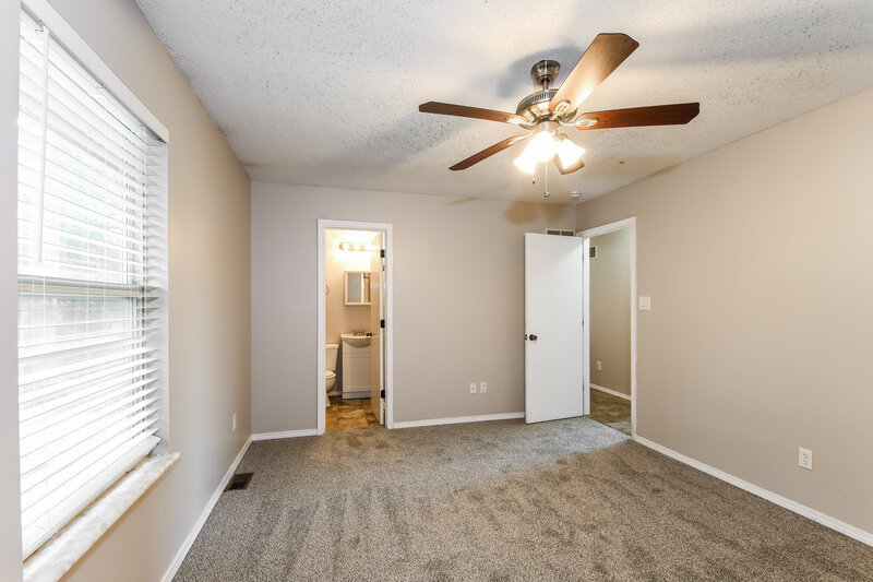 2,075/Mo, 3944 Walnut Ridge Ct Imperial, MO 63052 Main Bedroom View