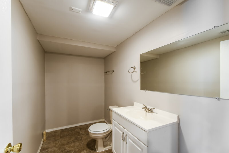 2,075/Mo, 3944 Walnut Ridge Ct Imperial, MO 63052 Bathroom View 2