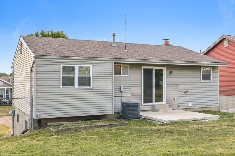 1,620/Mo, 2513 Weymouth Dr High Ridge, MO 63049 Rear View