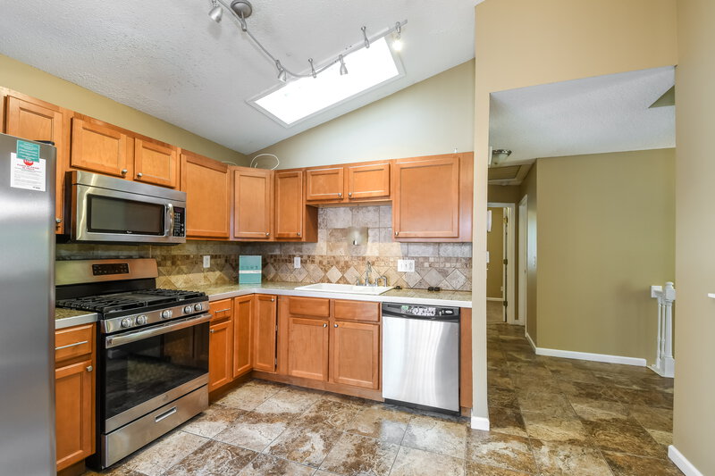 1,775/Mo, 15504 95th Ave Florissant, MO 63034 Kitchen View