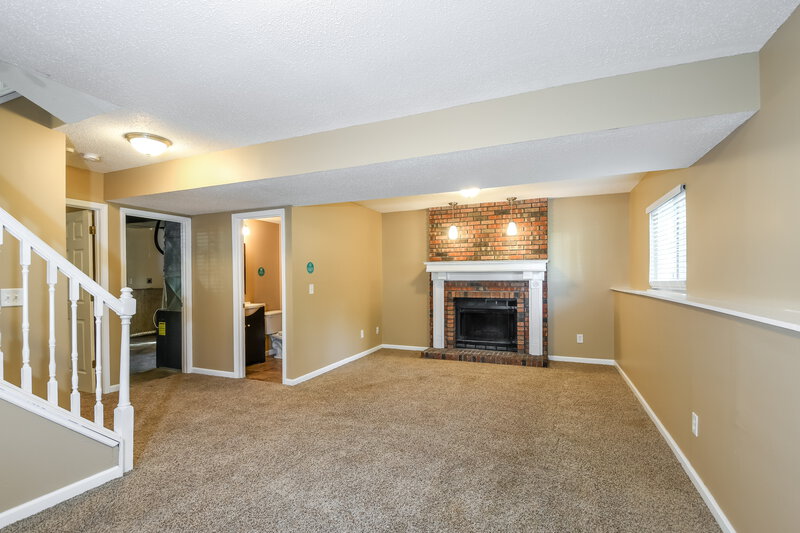 1,775/Mo, 15504 95th Ave Florissant, MO 63034 Family Room View