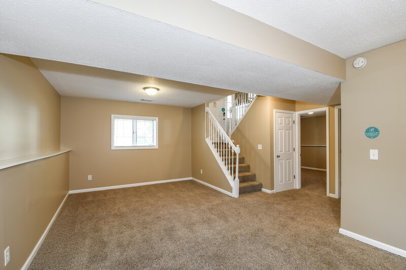 1,775/Mo, 15504 95th Ave Florissant, MO 63034 Family Room View 2