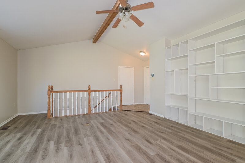 1,945/Mo, 14311 Riverfront Dr Florissant, MO 63034 Living Room View 2