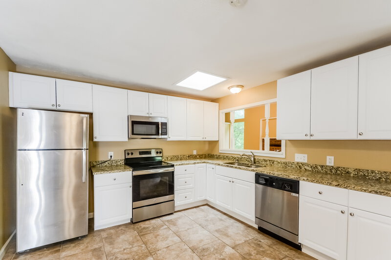 1,800/Mo, 20 Briarwood Ct Arnold, MO 63010 Kitchen View 2