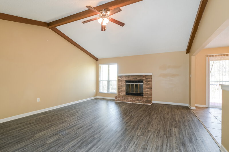 2,255/Mo, 1233 Colby Dr Saint Peters, MO 63376 Living Room View