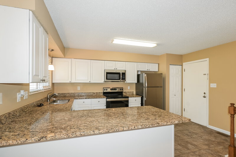 2,255/Mo, 1233 Colby Dr Saint Peters, MO 63376 Kitchen View