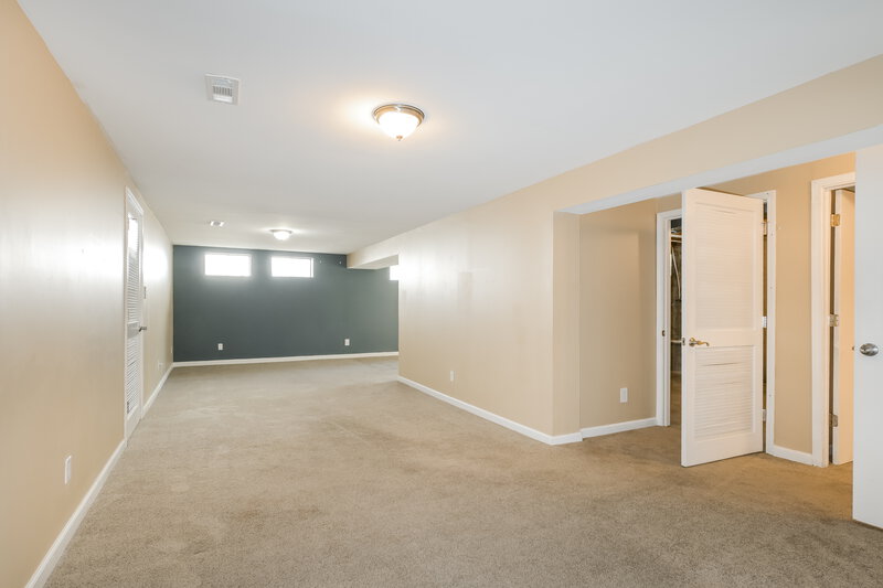 2,255/Mo, 1233 Colby Dr Saint Peters, MO 63376 Basement View