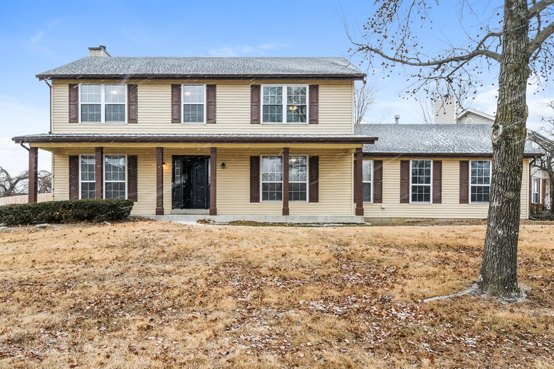 2,585/Mo, 3045 Willow Creek Estates Dr Florissant, MO 63031 External View