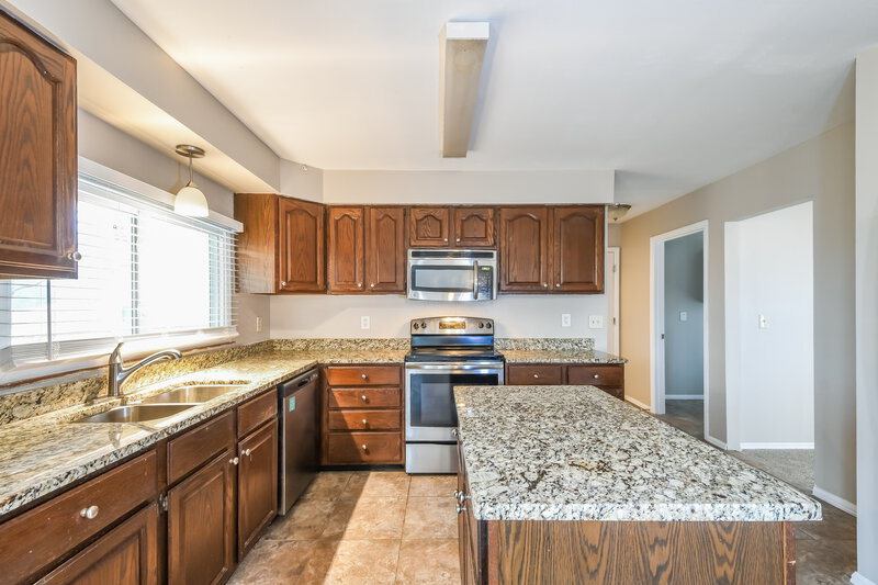 2,585/Mo, 3045 Willow Creek Estates Dr Florissant, MO 63031 Misc View 4