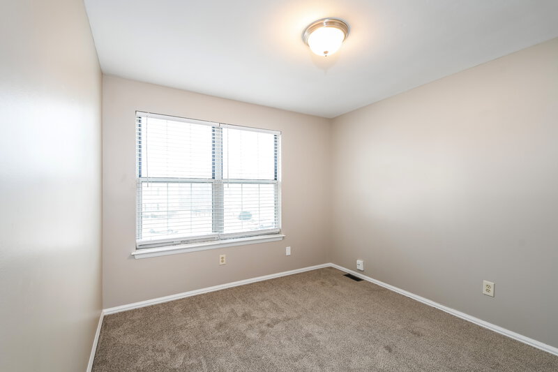 2,585/Mo, 3045 Willow Creek Estates Dr Florissant, MO 63031 Misc View 10