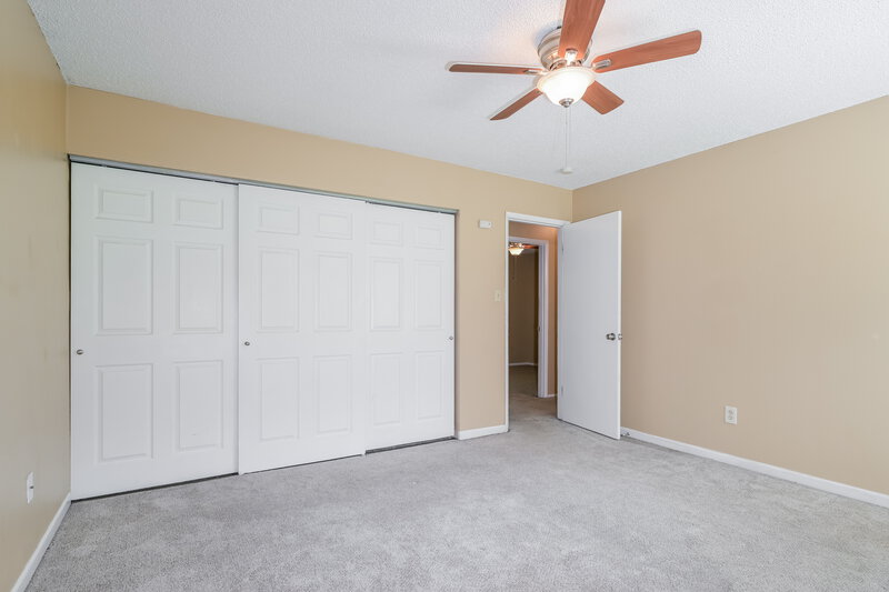 3,250/Mo, 6950 Jamestown Way Dr Florissant, MO 63033 Main Bedroom View 2