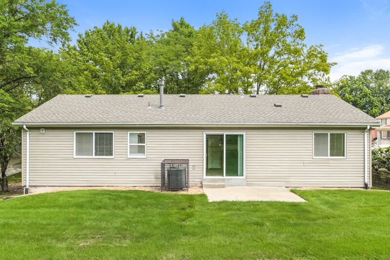 3,250/Mo, 6950 Jamestown Way Dr Florissant, MO 63033 Rear View