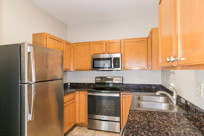 2,655/Mo, 2006 Village Glen Dr Wentzville, MO 63385 Kitchen View 2