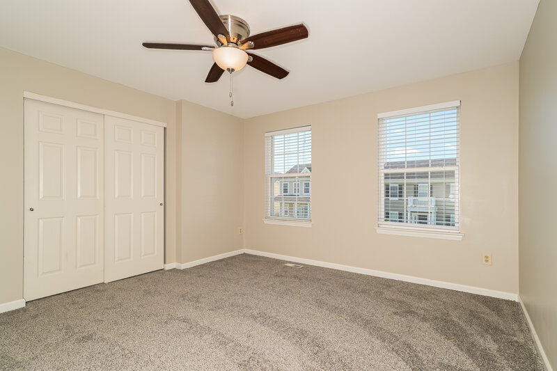 2,655/Mo, 2006 Village Glen Dr Wentzville, MO 63385 Bedroom View 2