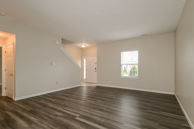 2,310/Mo, 2012 Village Glen Dr Wentzville, MO 63385 Living Room View 2