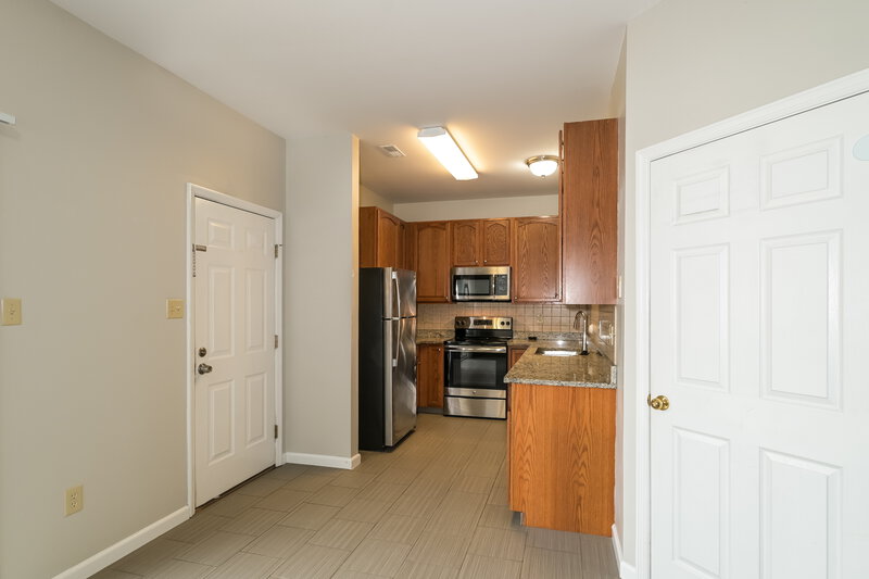 2,310/Mo, 2012 Village Glen Dr Wentzville, MO 63385 Kitchen View