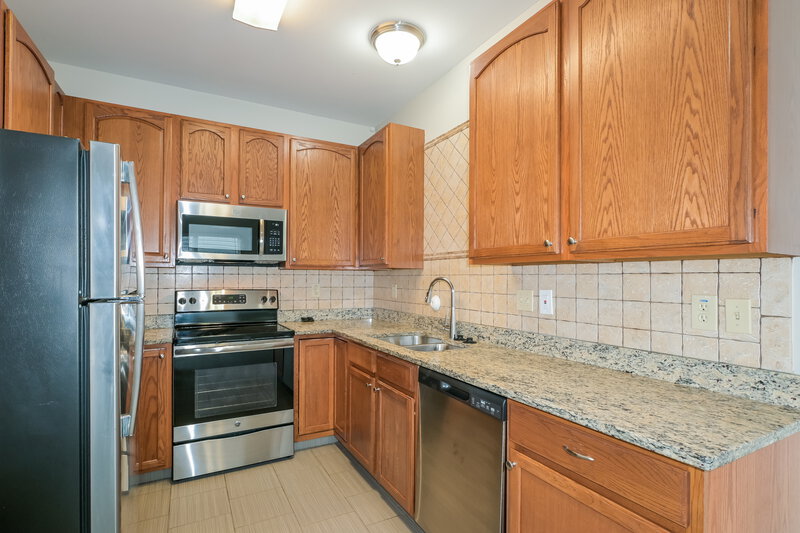 2,310/Mo, 2012 Village Glen Dr Wentzville, MO 63385 Kitchen View 2