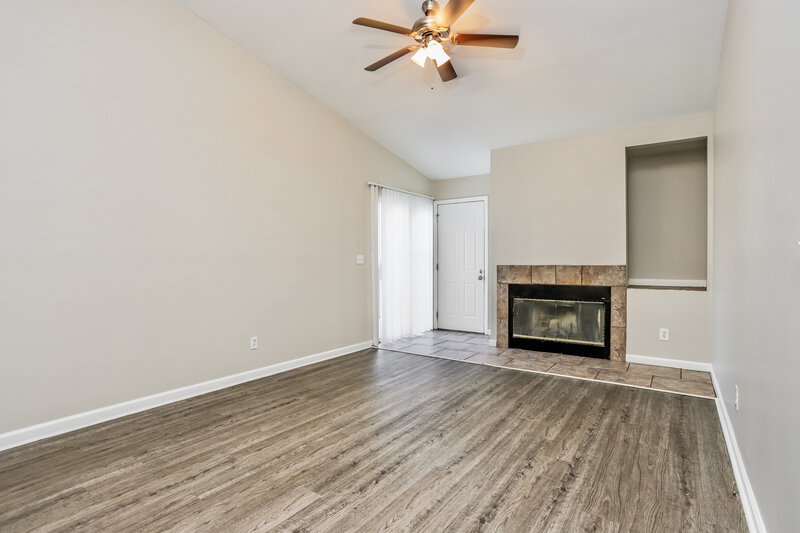 1,770/Mo, 3946 Max Weich Pl Florissant, MO 63033 Living Room View