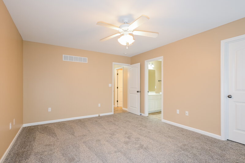 1,900/Mo, 2032 Belmont Dr Festus, MO 63028 Main Bedroom View 2