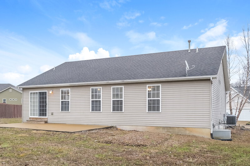 1,900/Mo, 2032 Belmont Dr Festus, MO 63028 Rear View