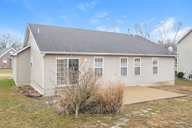 1,900/Mo, 2032 Belmont Dr Festus, MO 63028 Rear View 2