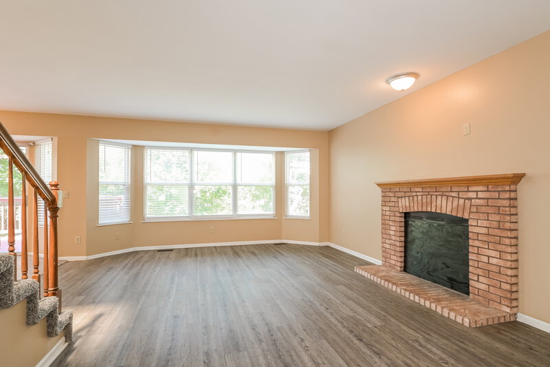 1,955/Mo, 128 Aspencade Circle Saint Peters, MO 63376 Living Room View