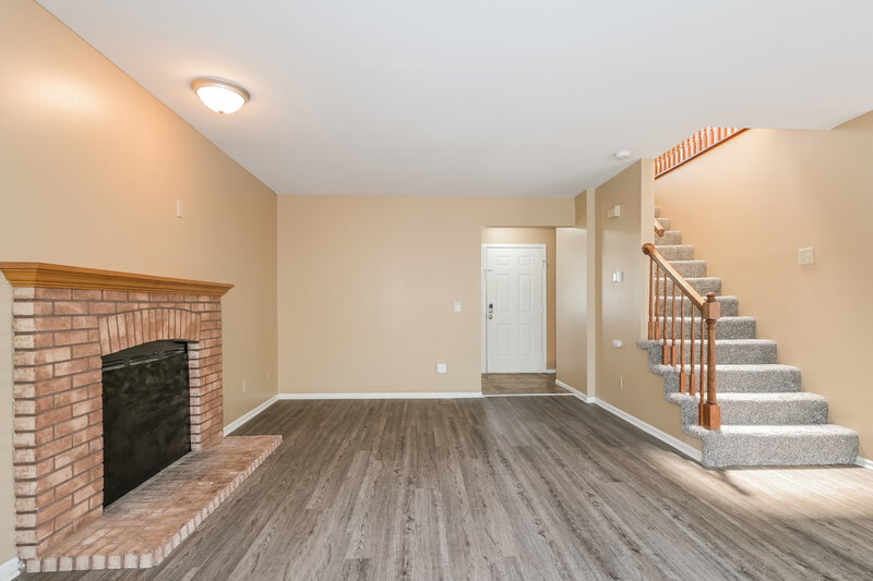 1,955/Mo, 128 Aspencade Circle Saint Peters, MO 63376 Living Room View 2