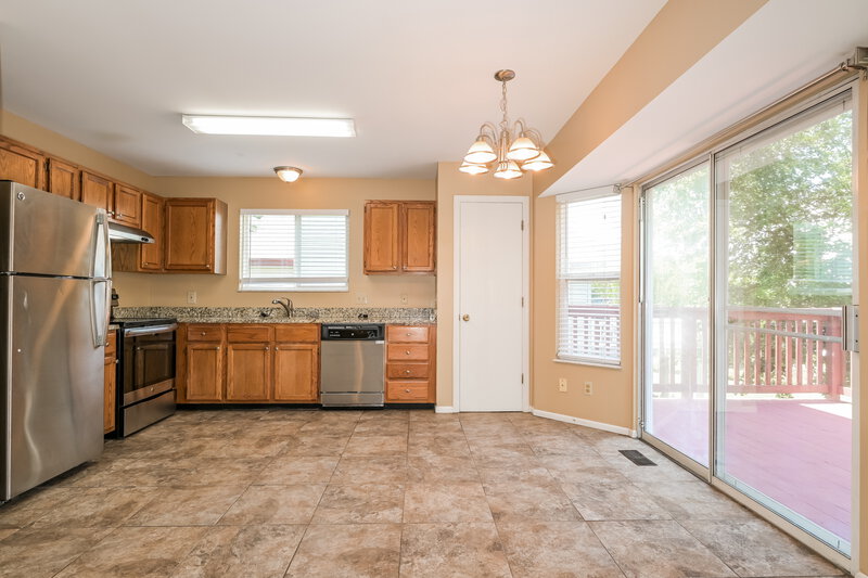 1,955/Mo, 128 Aspencade Circle Saint Peters, MO 63376 Dining Room View