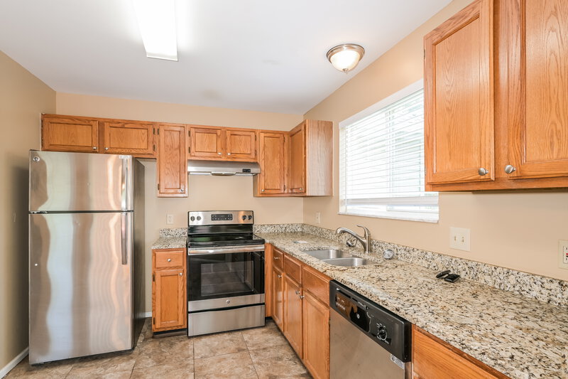 1,955/Mo, 128 Aspencade Circle Saint Peters, MO 63376 Kitchen View