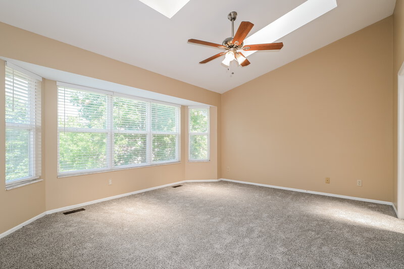 1,955/Mo, 128 Aspencade Circle Saint Peters, MO 63376 Main Bedroom View
