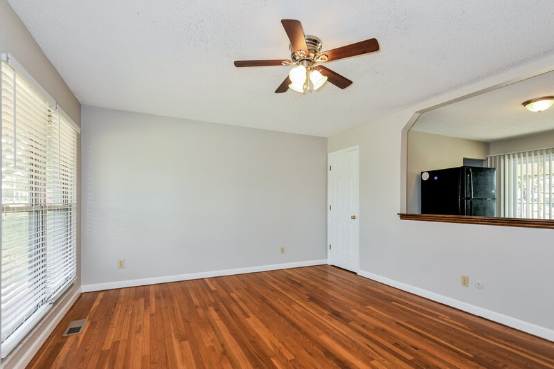 1,780/Mo, 1765 Layven Ave Florissant, MO 63031 Living Room View