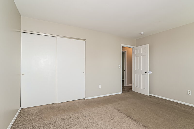 1,900/Mo, 5 Rustic Meadow Ct Saint Peters, MO 63376 Main Bedroom View