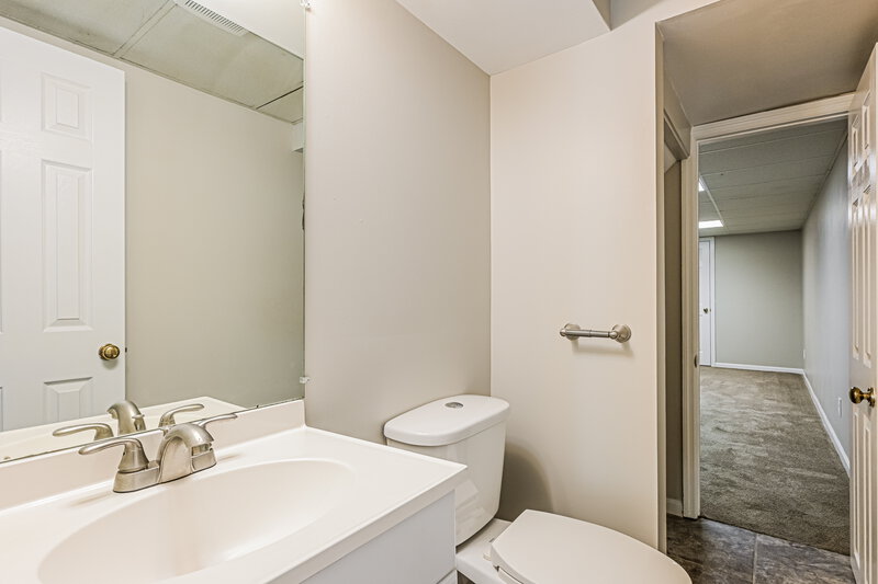 1,900/Mo, 5 Rustic Meadow Ct Saint Peters, MO 63376 Bathroom View 2