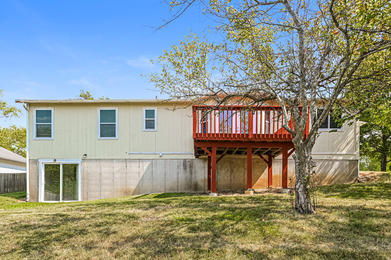 1,900/Mo, 5 Rustic Meadow Ct Saint Peters, MO 63376 Rear View 2