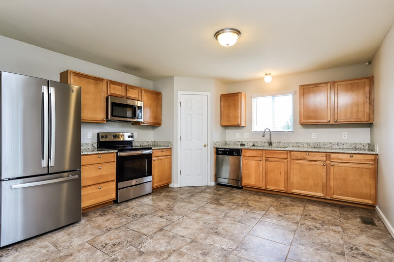 3,250/Mo, 5478 Misty Crossing Ct Florissant, MO 63034 Kitchen View