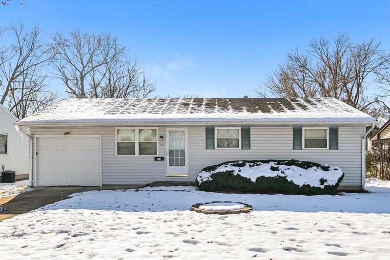 1,430/Mo, 750 Tyson Dr Florissant, MO 63031 External View