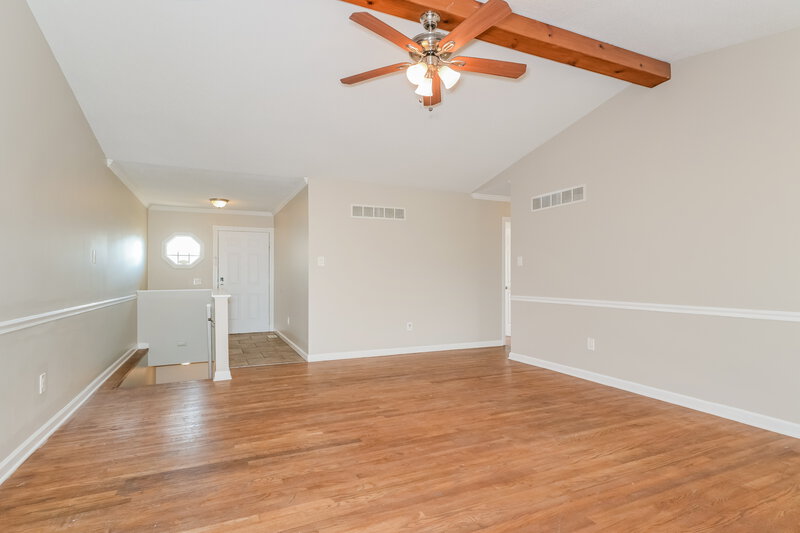 2,020/Mo, 839 Cades Cove Florissant, MO 63031 Living Room View 2