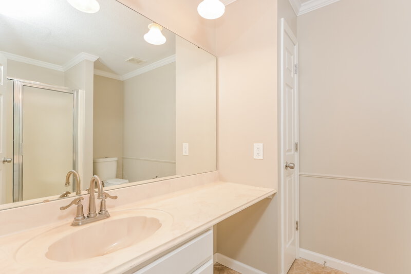 2,020/Mo, 839 Cades Cove Florissant, MO 63031 Main Bathroom View