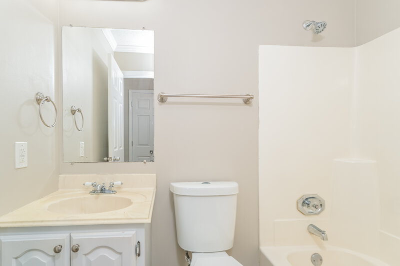 2,020/Mo, 839 Cades Cove Florissant, MO 63031 Bathroom View