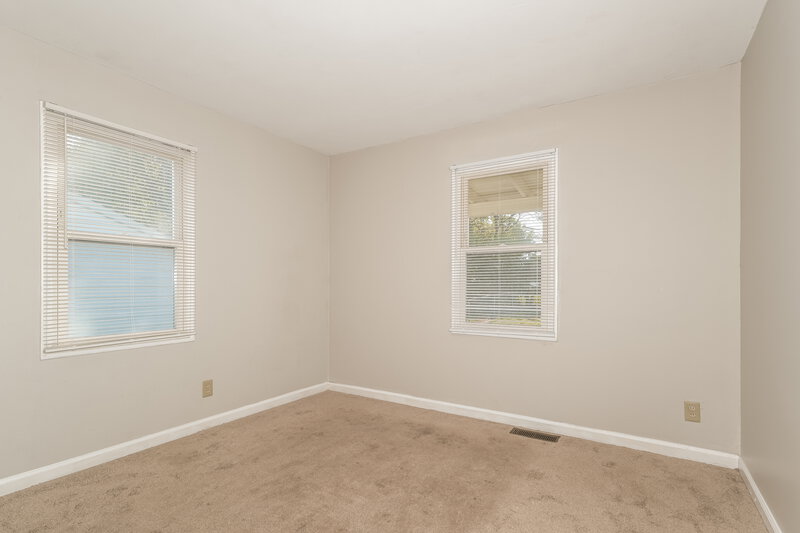 1,380/Mo, 2310 Mullanphy Ln Florissant, MO 63031 Main Bedroom View